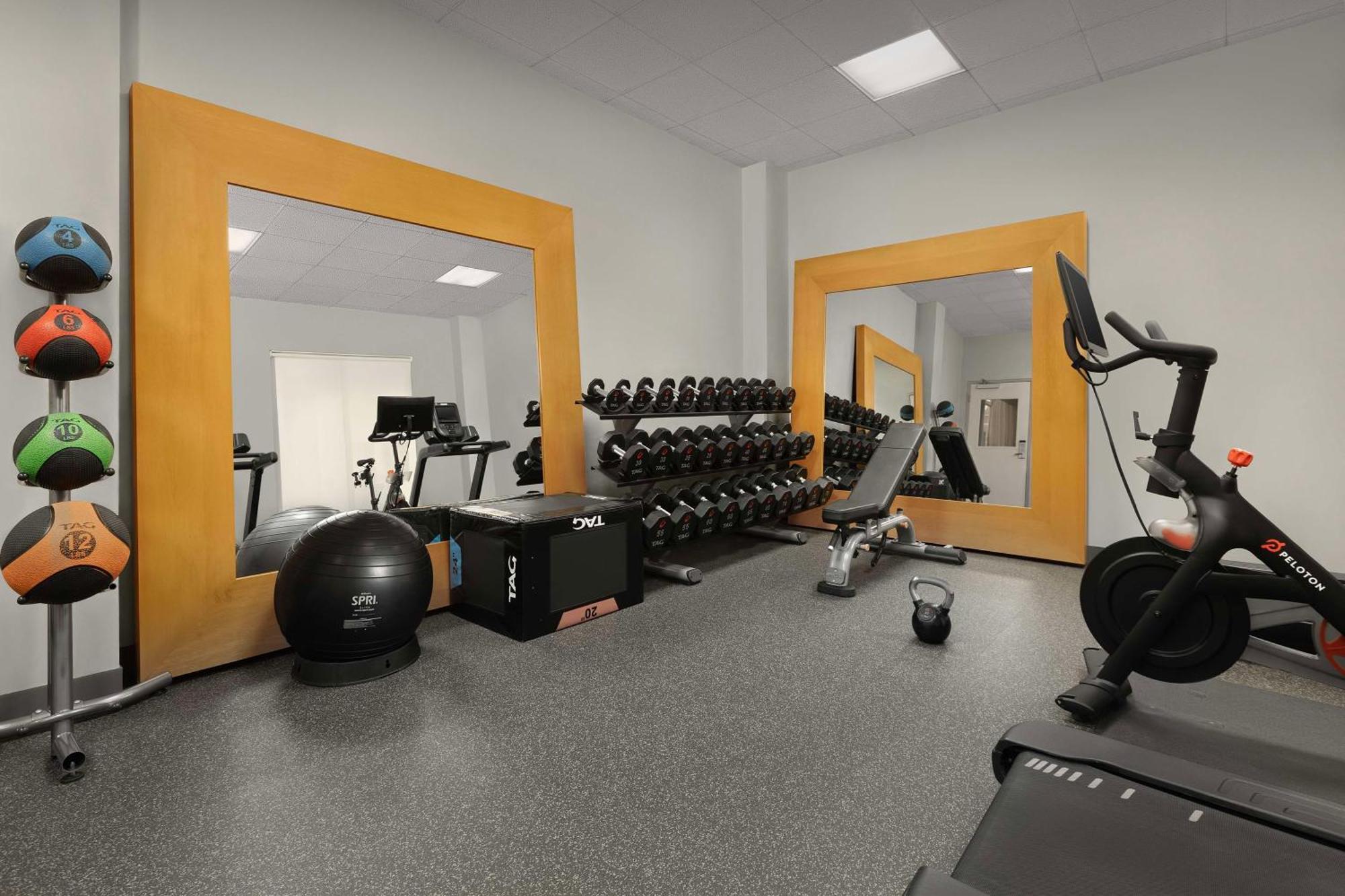 Hilton Garden Inn Raleigh Capital Blvd I-540 Εξωτερικό φωτογραφία