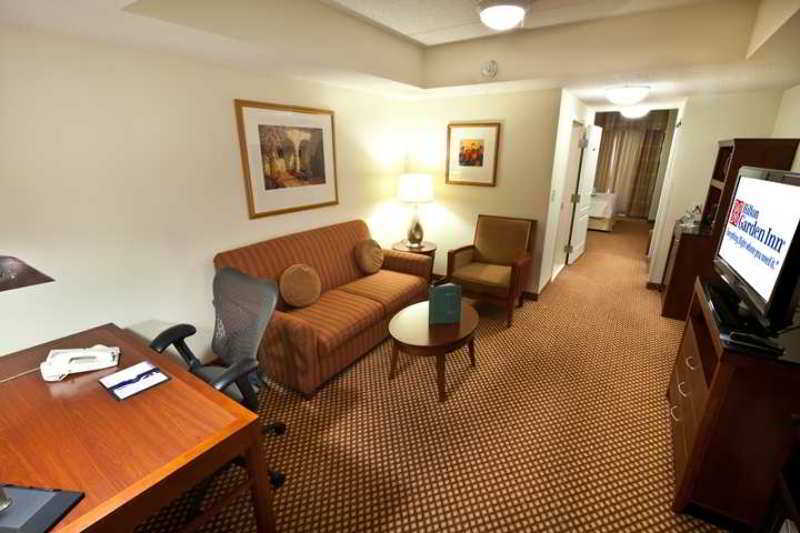 Hilton Garden Inn Raleigh Capital Blvd I-540 Δωμάτιο φωτογραφία